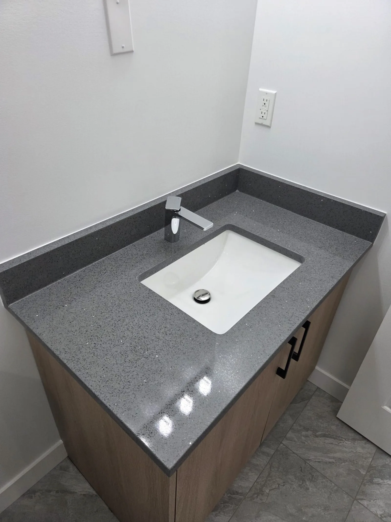 Waterfall quartz island detail, Calgary kitchen
